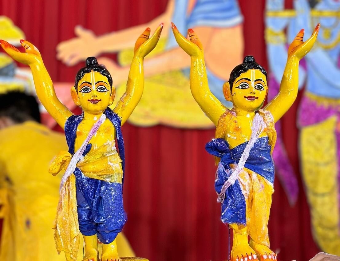 Maha Abhishek of Sri Sri Gaur Nitai on Gaura Purnima 2024